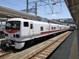 大曲駅でのEast i-D