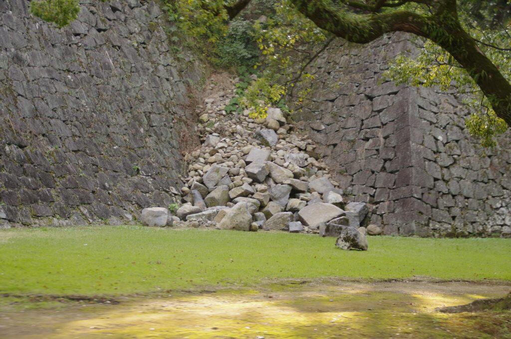 熊本城の石垣の流出の様子3